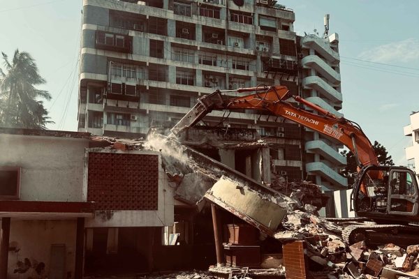 Silent Hydraulic Breaker demolition